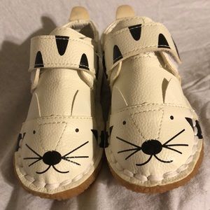 White absorbable animal shoes